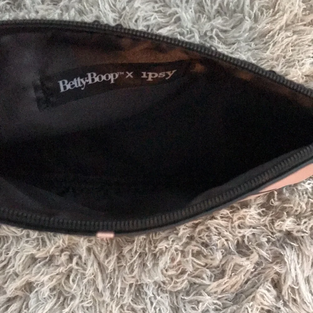 ‼️LAST CHANCE- NWOT~ IPSY Betty Boop Makeup Pouch - Picture 7 of 10